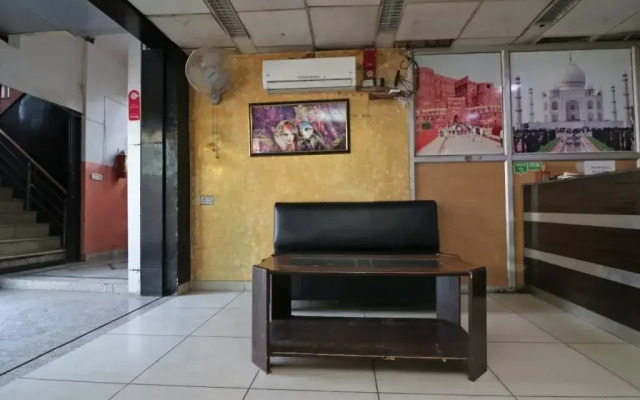 Hotel The Taj by OYO Rooms