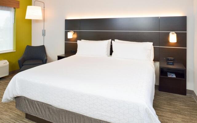 Holiday Inn Express Wixom by IHG