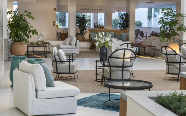 Leonardo Plaza Cypria Maris Beach Hotel & Spa