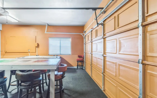 Beautiful Sunsets at 3BR Villa in Reno