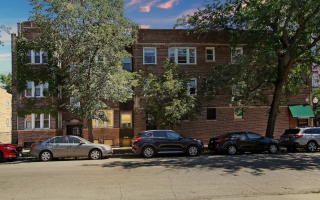 Charming 3BR Rogers Park Home in Newgard