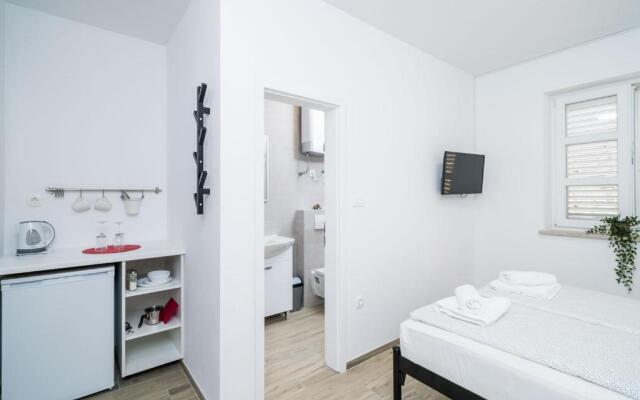 Residence & Pool Villa Schwarz Suites