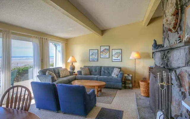 Cozy Hearth and Ocean Views - Inviting Beach Haven