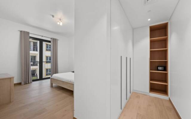 La Mer La Cote Bldg 2bdrms and Pool