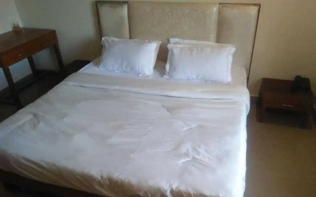 OYO Flagship 40500 Hotel Mid Town