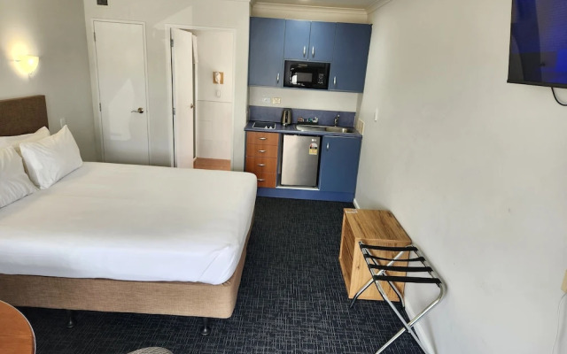 Botany Palms Motel