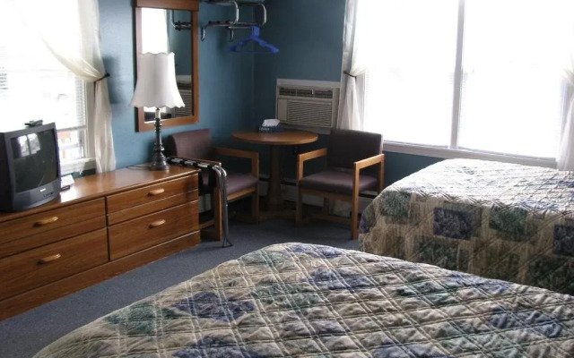 Colonial Inn & Creamery