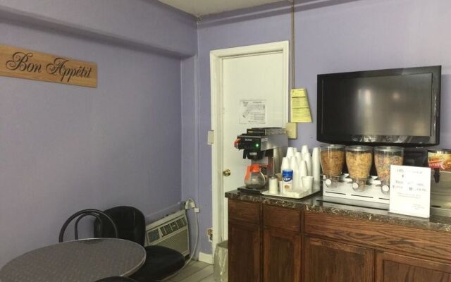 Rodeway Inn On The Parkway