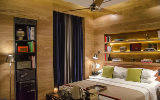 Browns Central Hotel