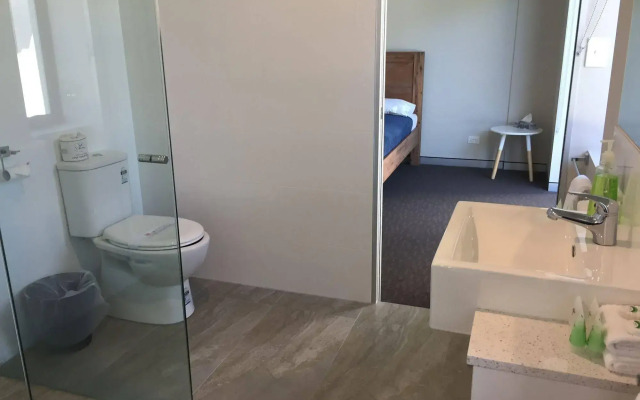 Comfort Hotel Pacific Cleveland