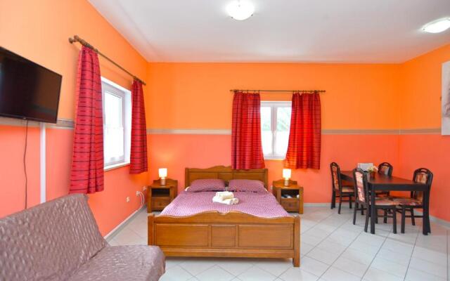 Apartment 72
