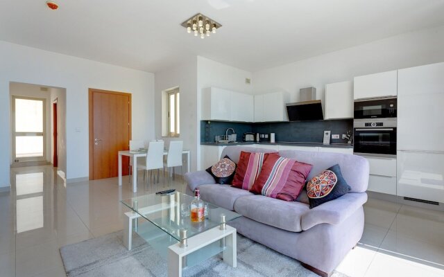 Superlative Penthouse With Spacious Terrace