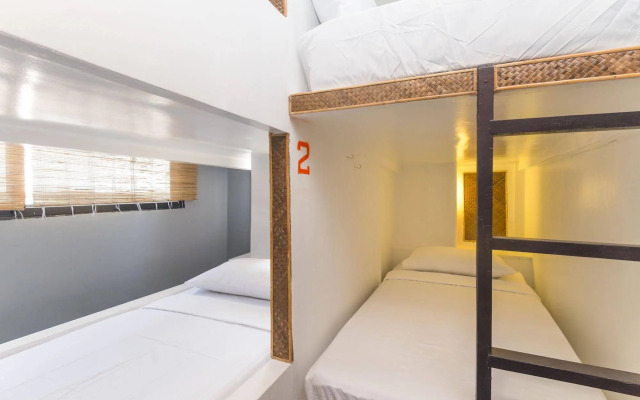 MNL Beach Hostel Boracay