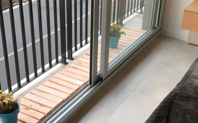 Studio Pont Bleu by medranosuits