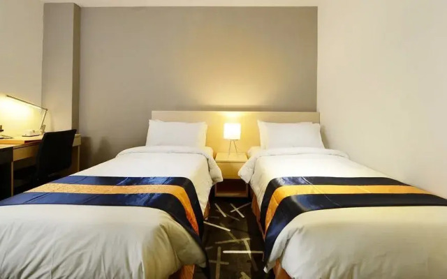 Pacific Express Hotel