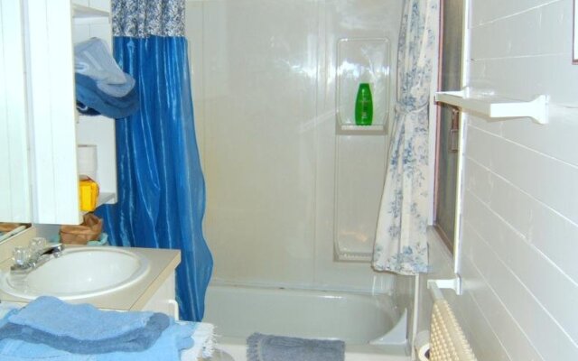 Teepee Meadows Guest Cottages