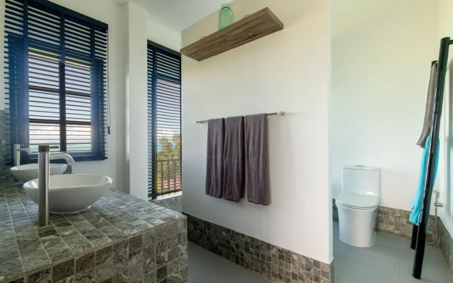 Peaceful 8br Two Pool Panoramic Twin