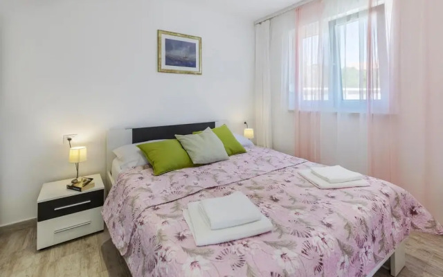 Awesome Home in Peroj With Wifi and 2 Bedrooms