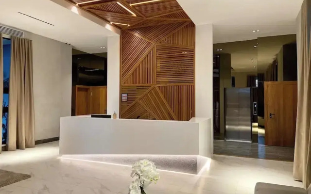 1br Luxury Condo Jacuzzi, gym Mountains With Parking lot