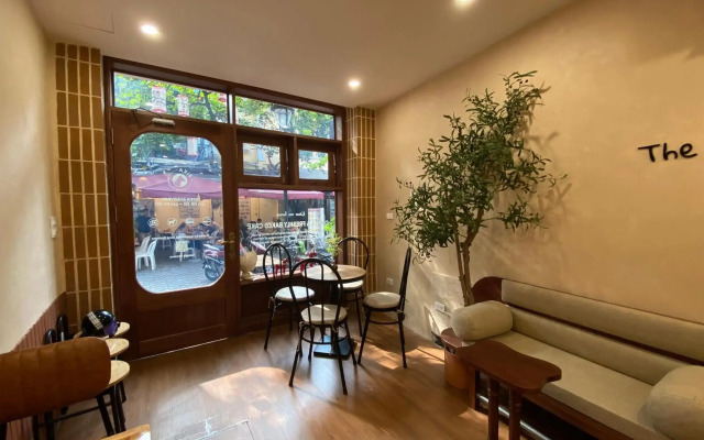 Hanoi Street Hotel