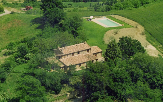 Farmhouse in Proceno With Pool and Hill Views