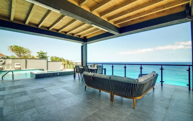 Luxury Oceanfront Villa Fully Staffed