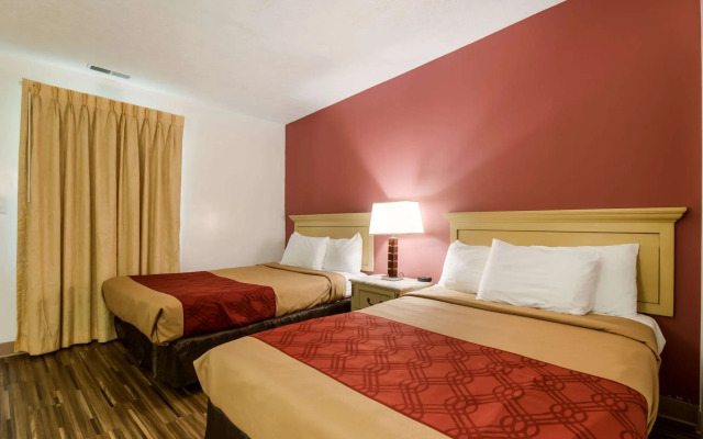 Econo Lodge Inn & Suites Lake Harmony - Pocono Mountains Area