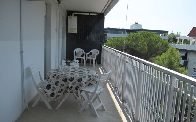 Modern Flat at Grado Pineta With Terrace