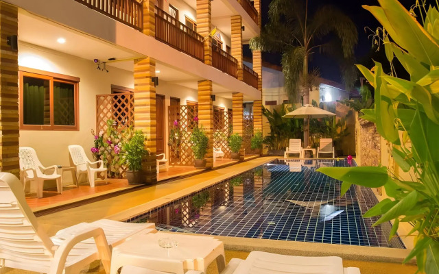 Hathai House Resort