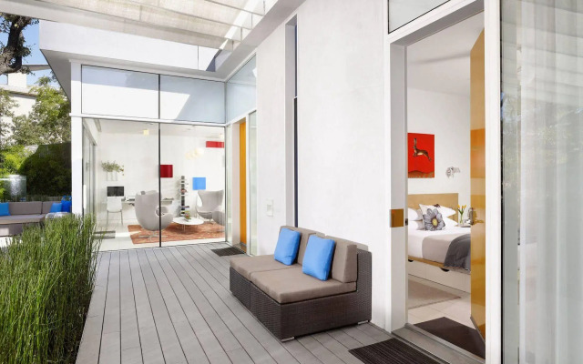 Frame Hotel - Treehouse (formerly Kimber Modern)