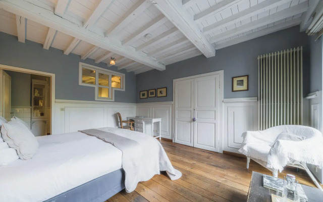 Number 11 Exclusive Guesthouse