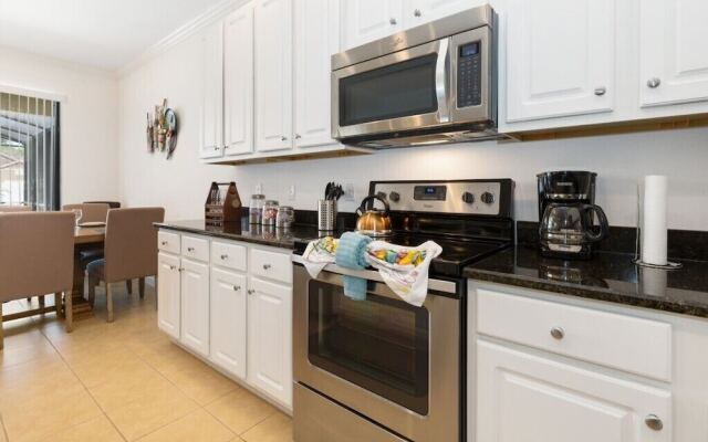 Veranda Palms IHR 1004