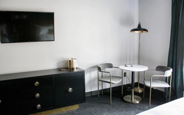 The Inn Hotel Lake Okoboji, an Ascend Collection Hotel