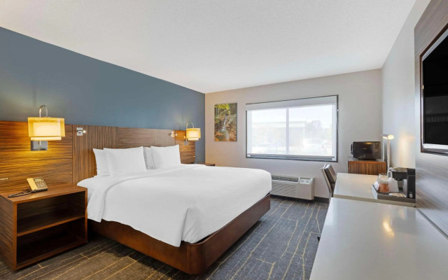 The Lux Hotel & Conference Center, an Ascend Collection Hotel