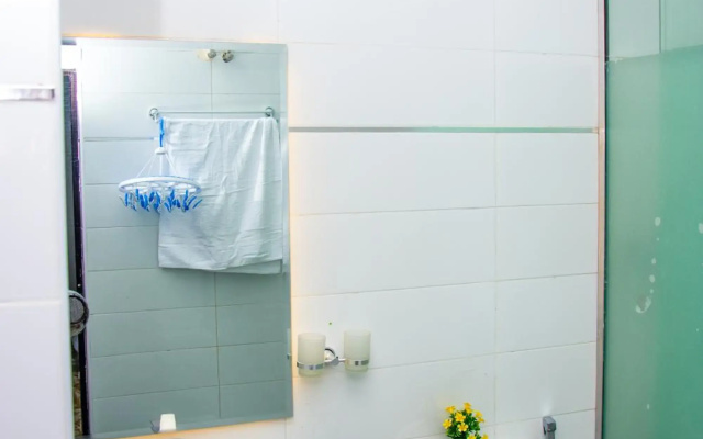 NIFEWAT APARTMENT leed studio apartment with gym, Netflix and WiFi