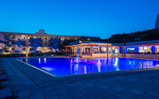 Zoes Hotel