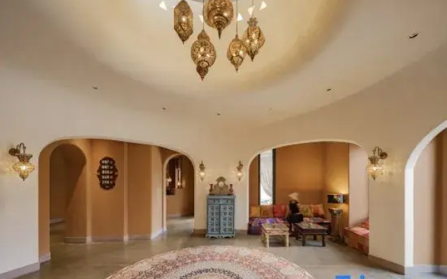 Rizamat Manor