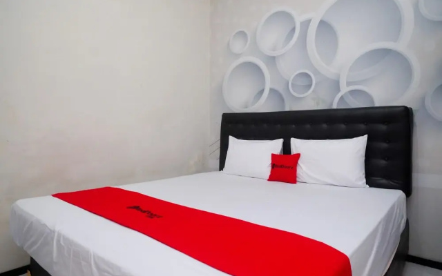 RedDoorz @ Griya Bougenville Magelang
