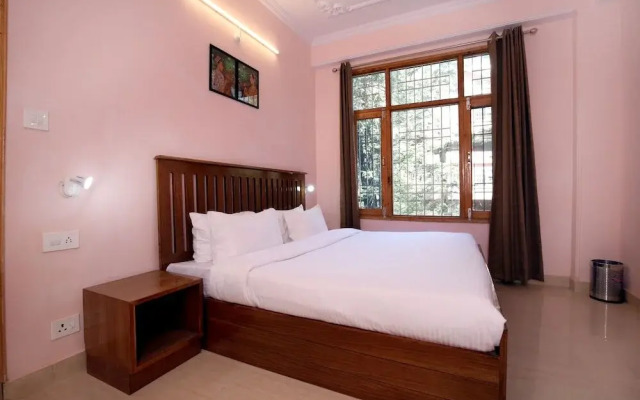 Whistling Pines by OYO Rooms