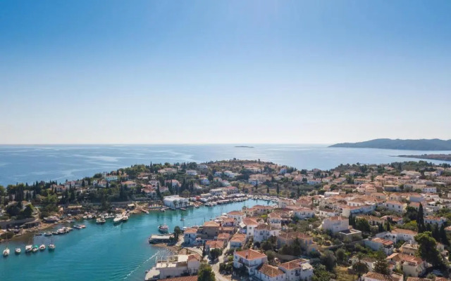 Mare Monte Luxury Suites
