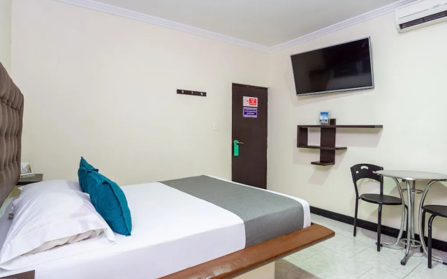 Bugatier ApartaHotel