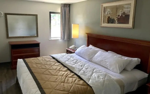 Palace Inn & Suites - Newport News/Jefferson Ave
