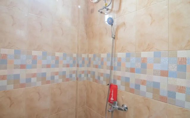 RedDoorz Plus @ Kesambi Street Cirebon