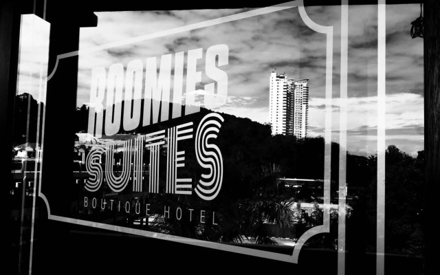 Roomies Suites