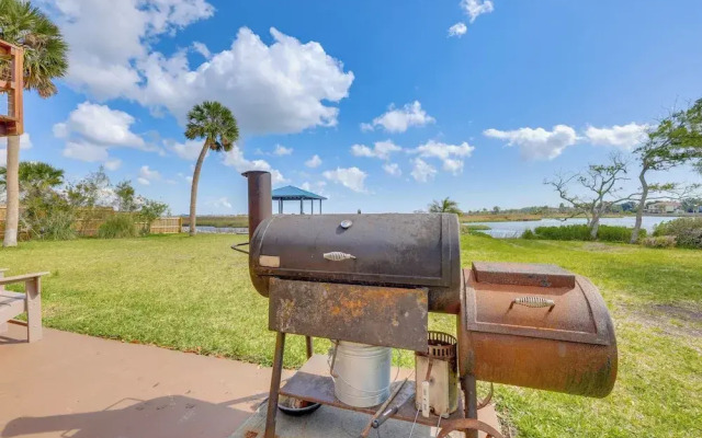 Waterfront Gem w/ Dock in Jacksonville