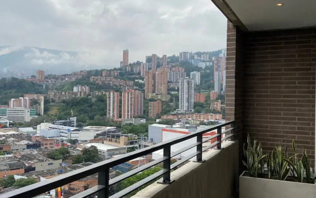 w Wonderful 1BR With Moder Balcony in Poblado