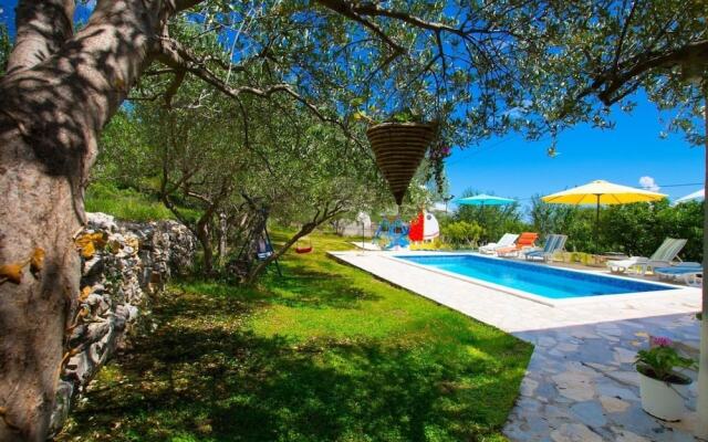 Remarkable 5-bed Villa in Labin