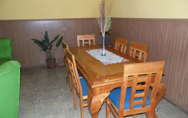 Hostal Tricontinental