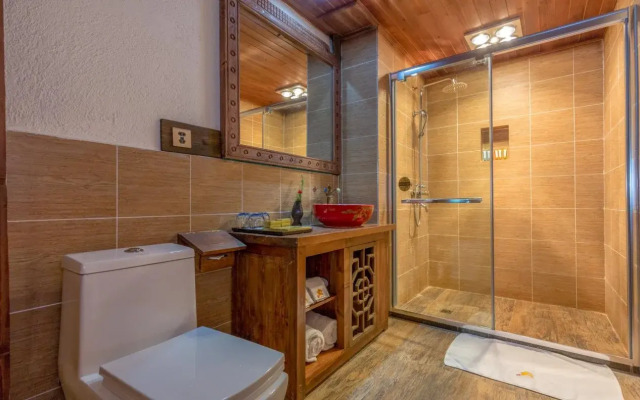 Shangri-La E-Outfitting Boutique Hotel