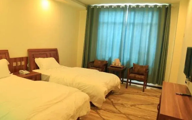 October Daocheng Youth Hostel